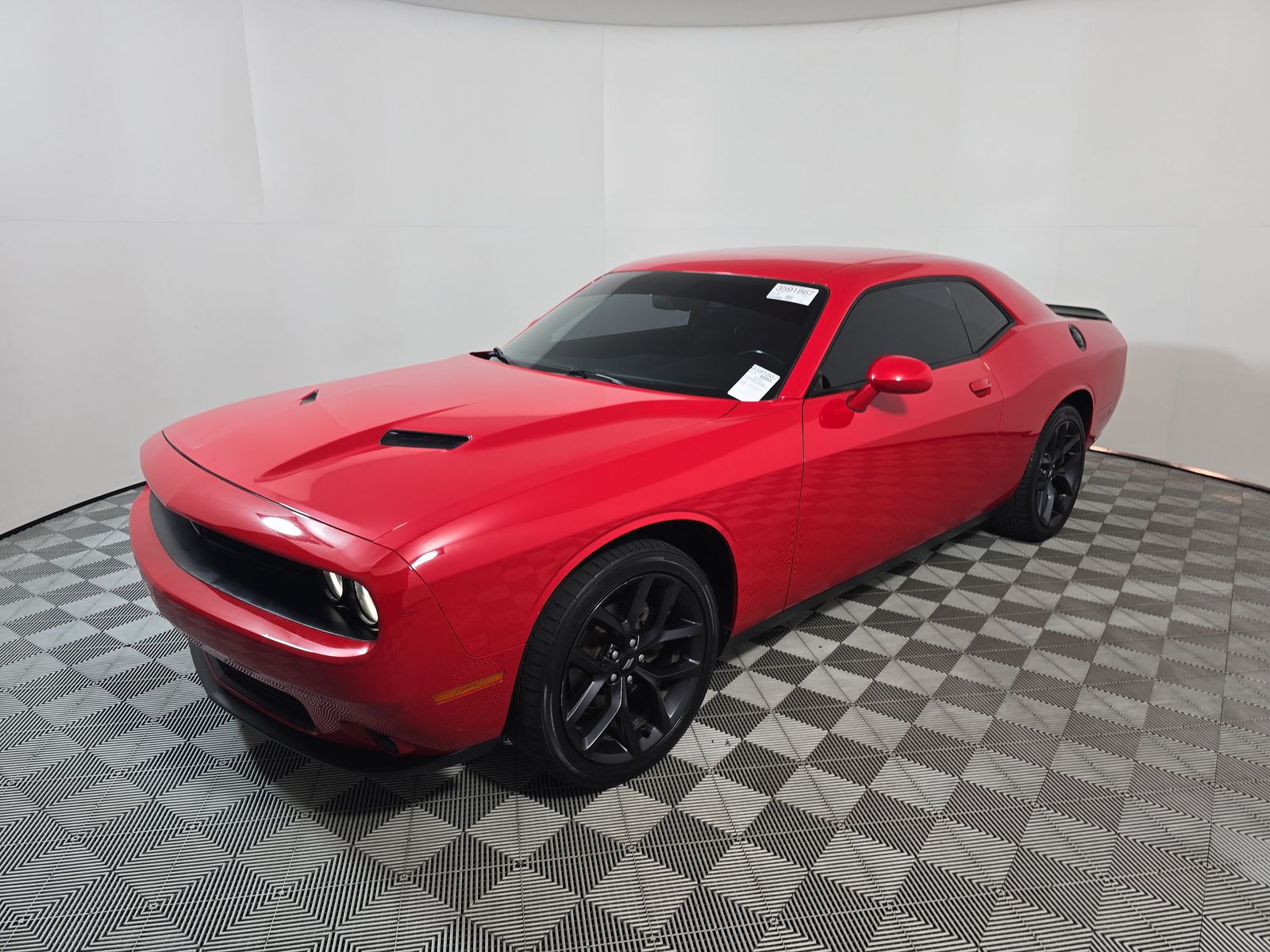 2019 Dodge Challenger SXT RWD