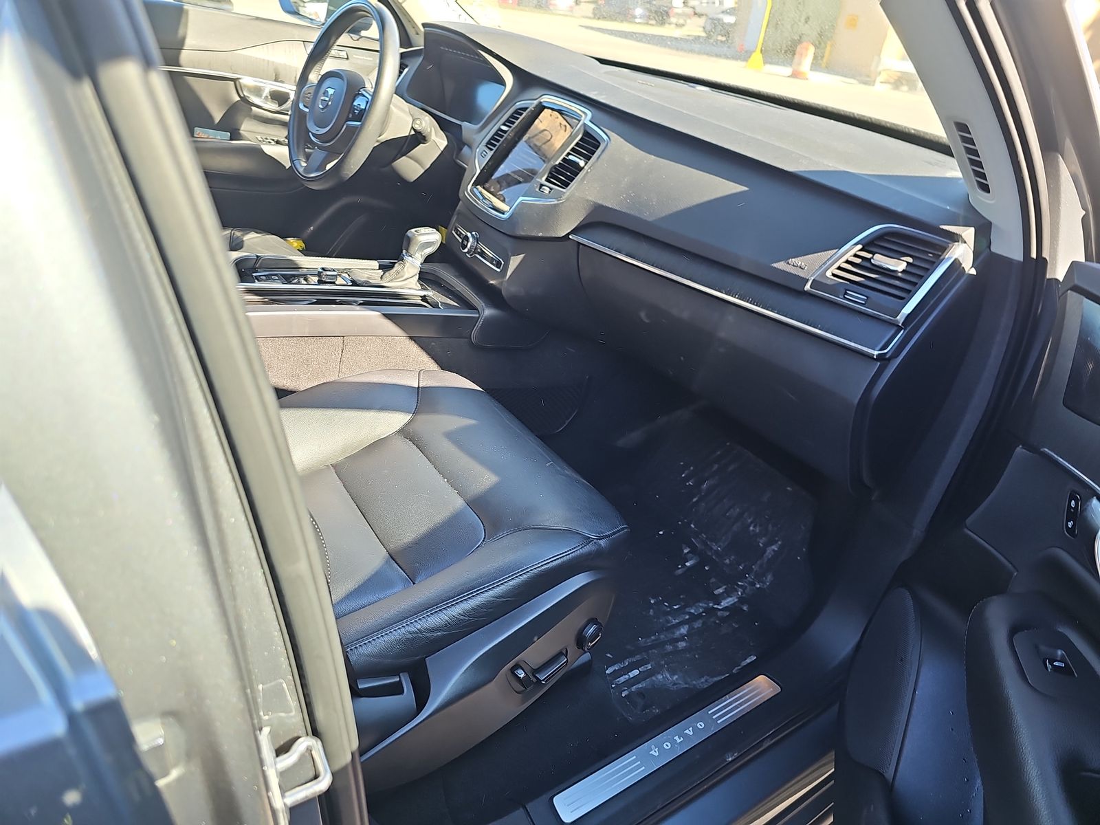 2020 Volvo XC90 T5 Momentum AWD