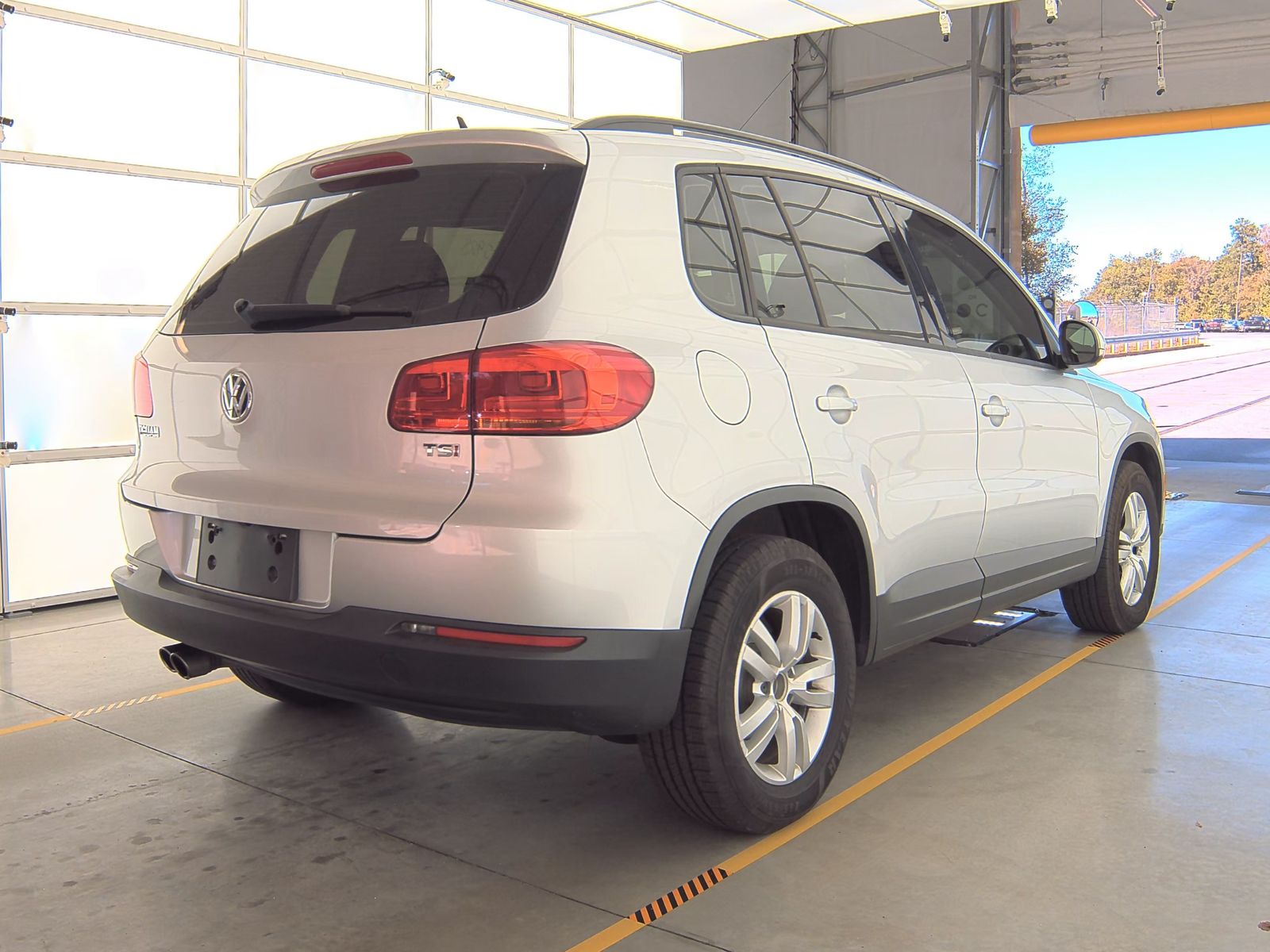 2016 Volkswagen Tiguan 2.0T S FWD