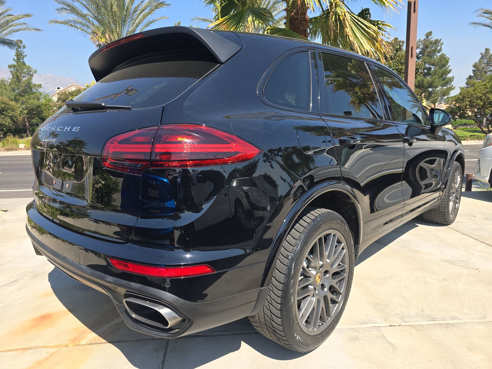 2018 Porsche Cayenne Platinum Edition AWD