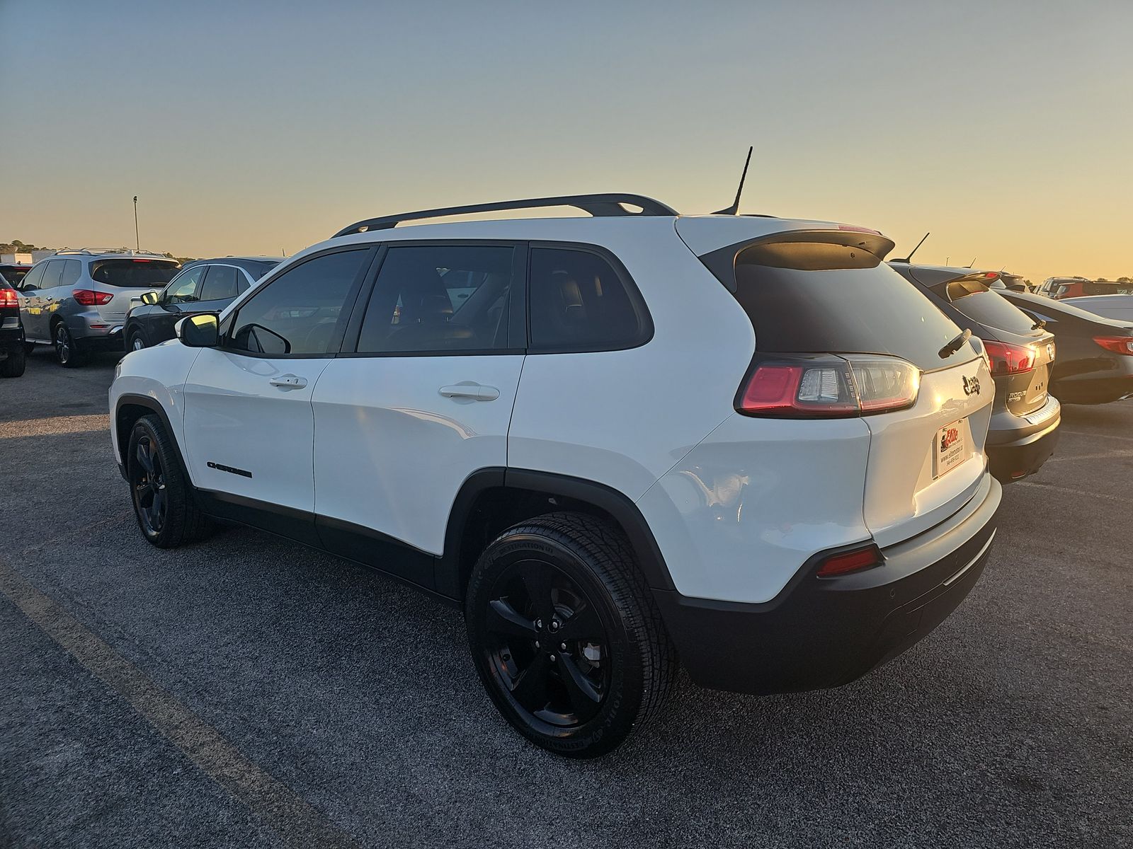 2019 Jeep Cherokee Latitude Altitude Edition FWD