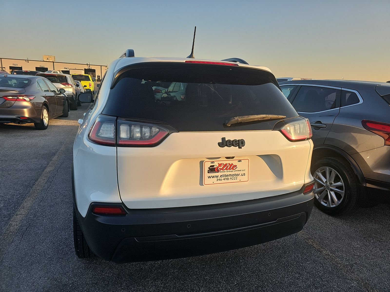 2019 Jeep Cherokee Latitude Altitude Edition FWD