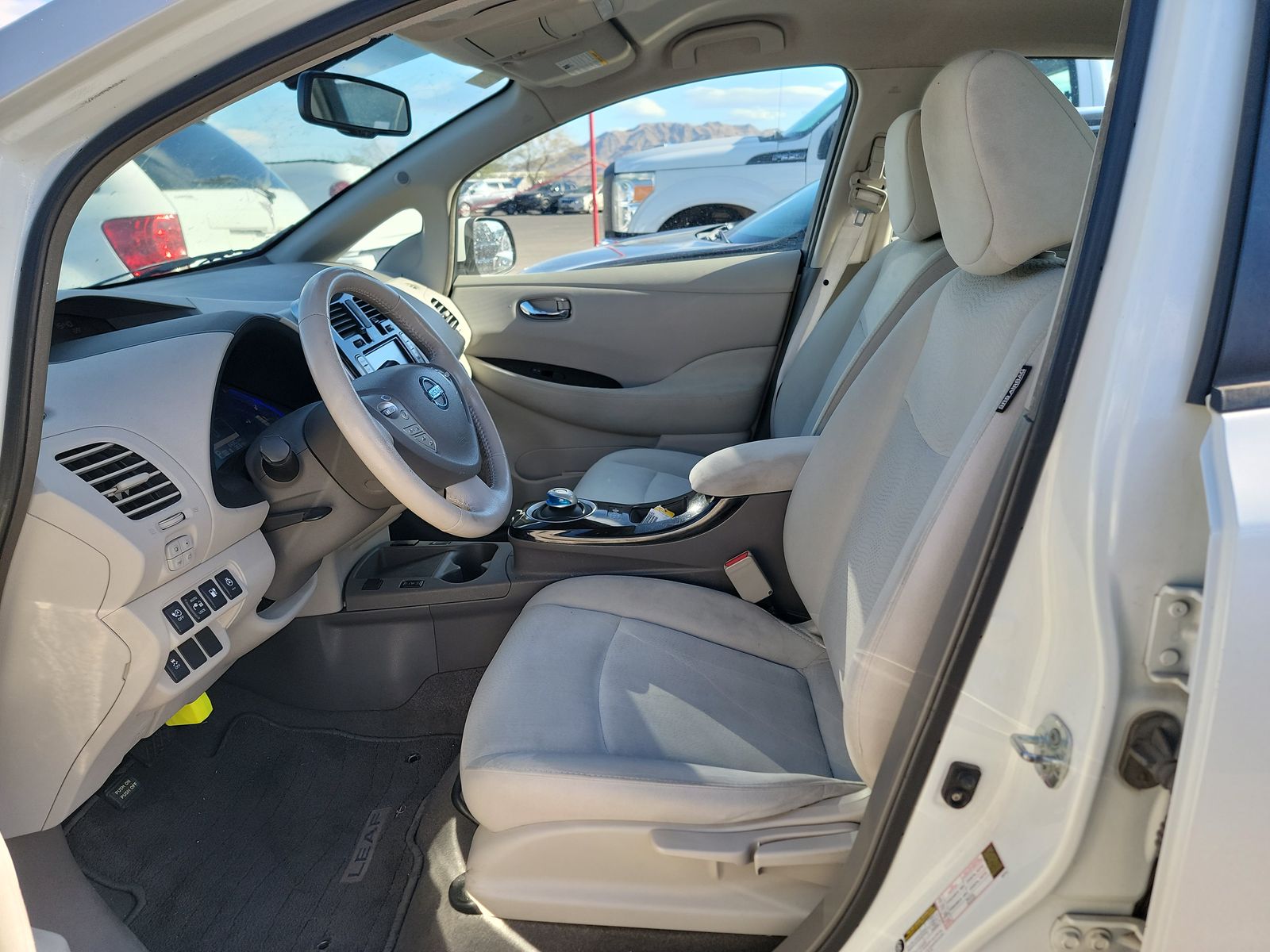 2013 Nissan LEAF SV FWD