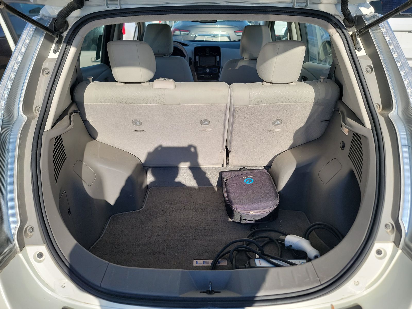 2013 Nissan LEAF SV FWD