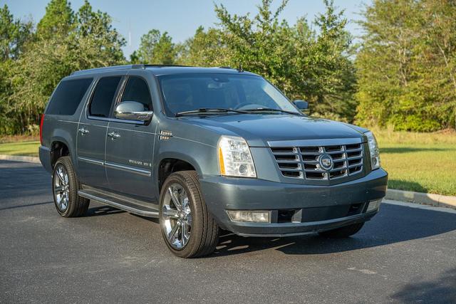 Cadillac Escalade ESV снимка Cadillac Escalade ESV