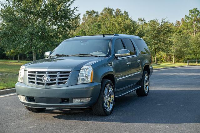 Cadillac Escalade ESV снимка Cadillac Escalade ESV