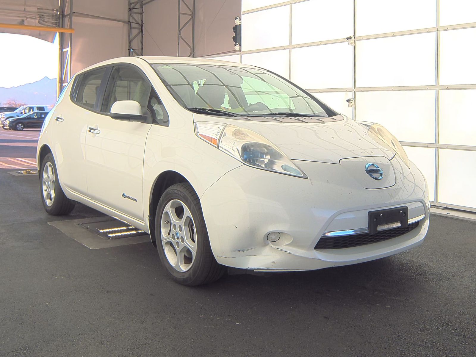 2013 Nissan LEAF SV FWD