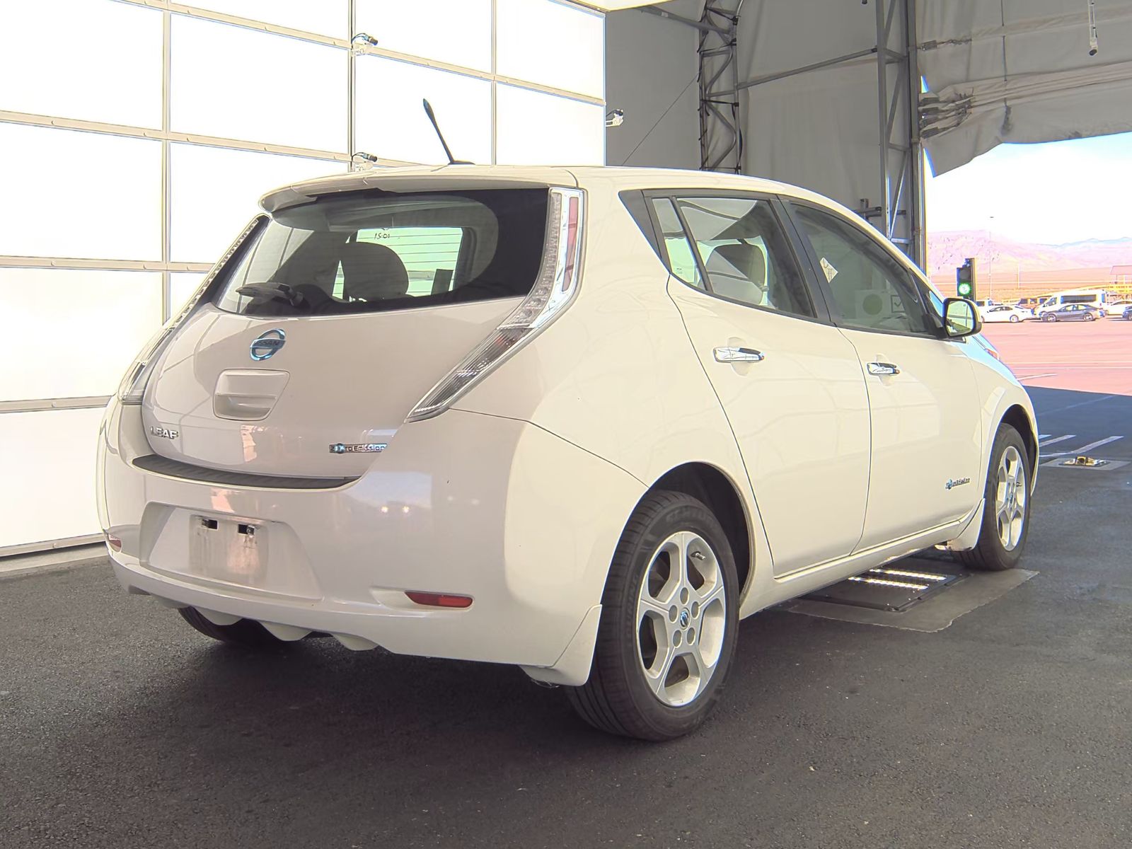 2013 Nissan LEAF SV FWD