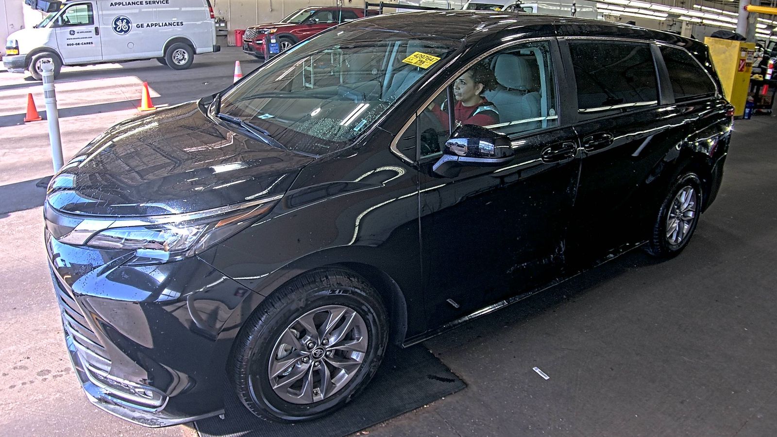 2024 Toyota Sienna LE 8-Passenger 120.5