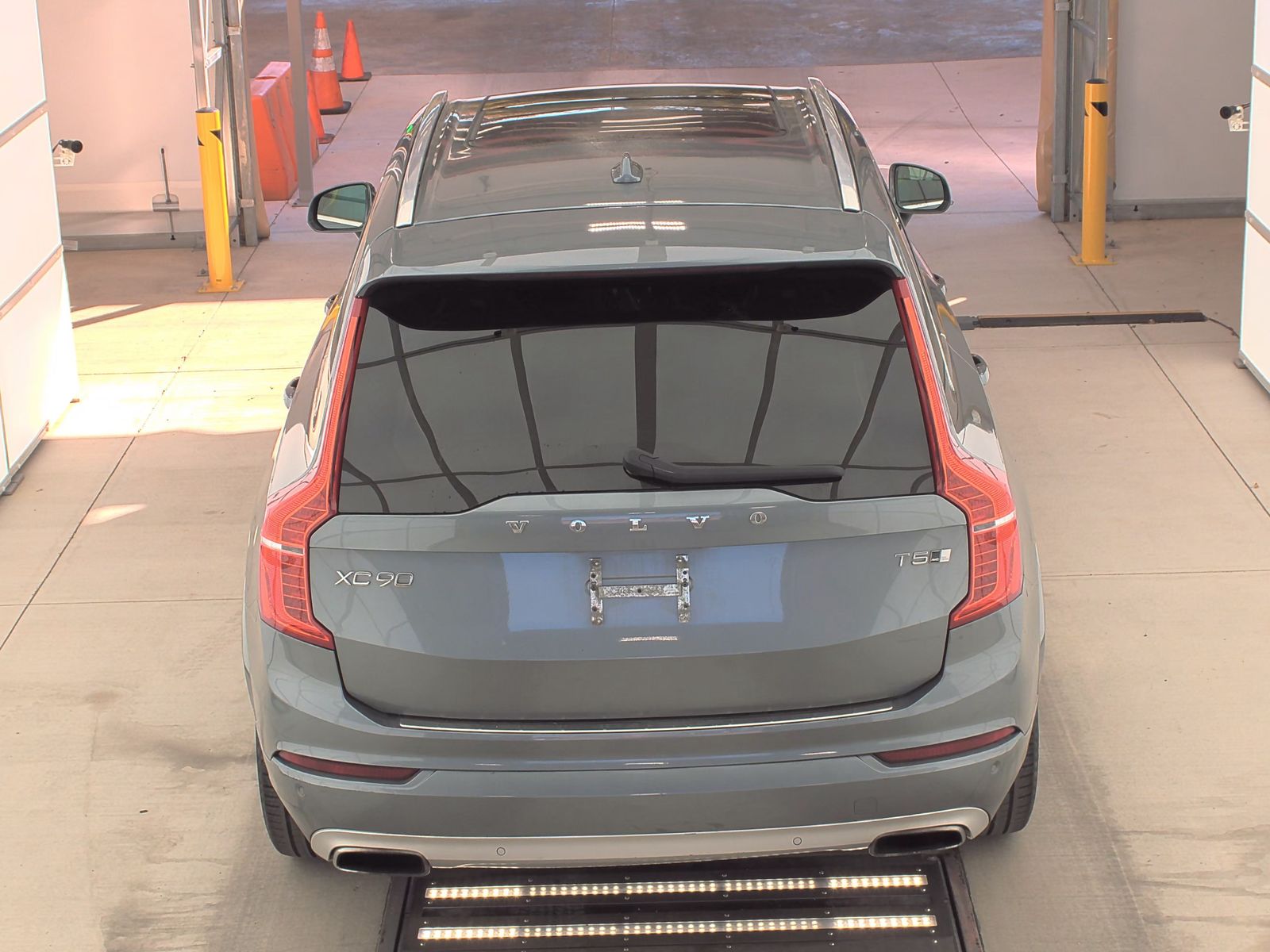 2020 Volvo XC90 T5 Momentum AWD