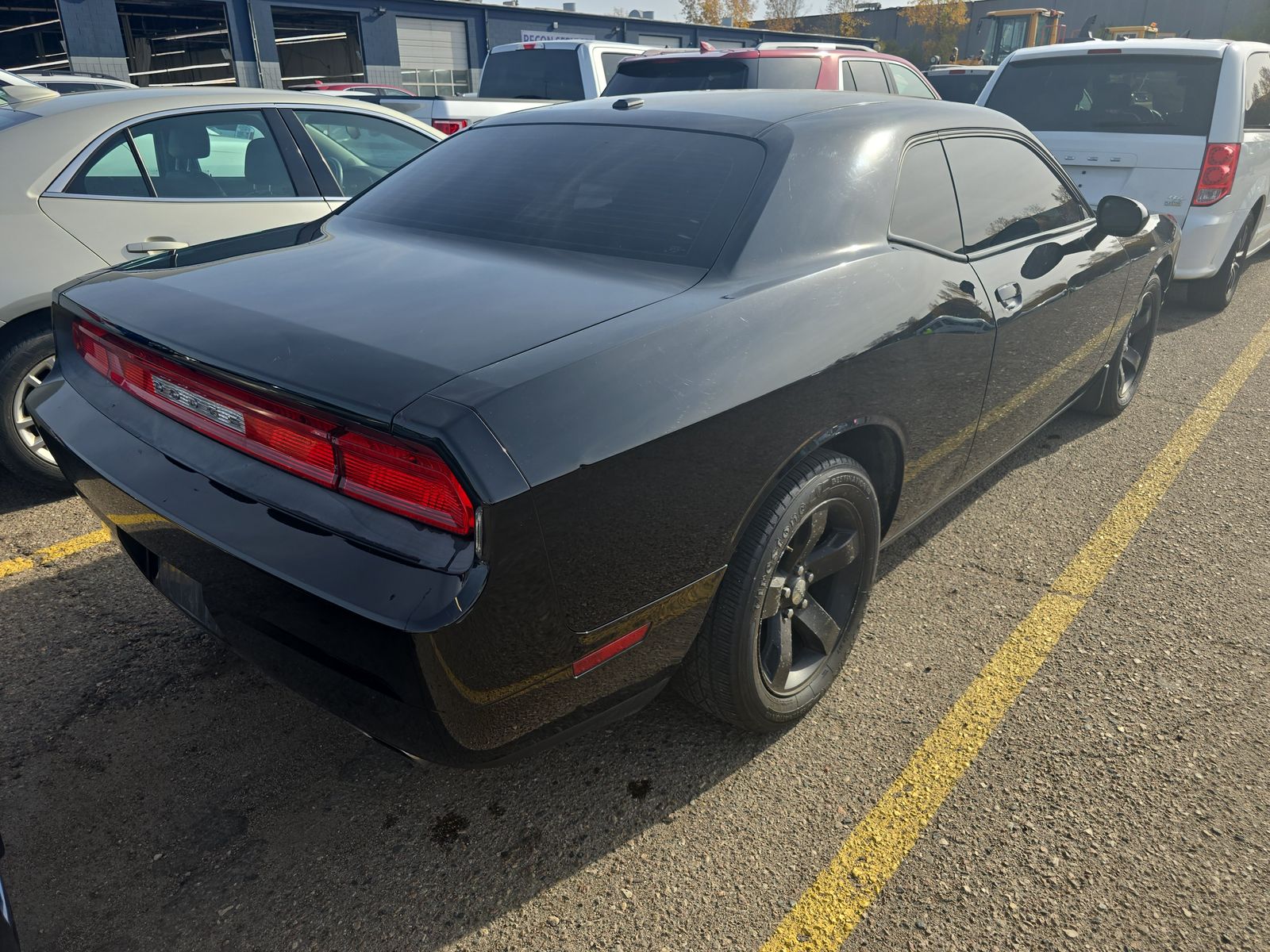 2013 Dodge Challenger SXT RWD