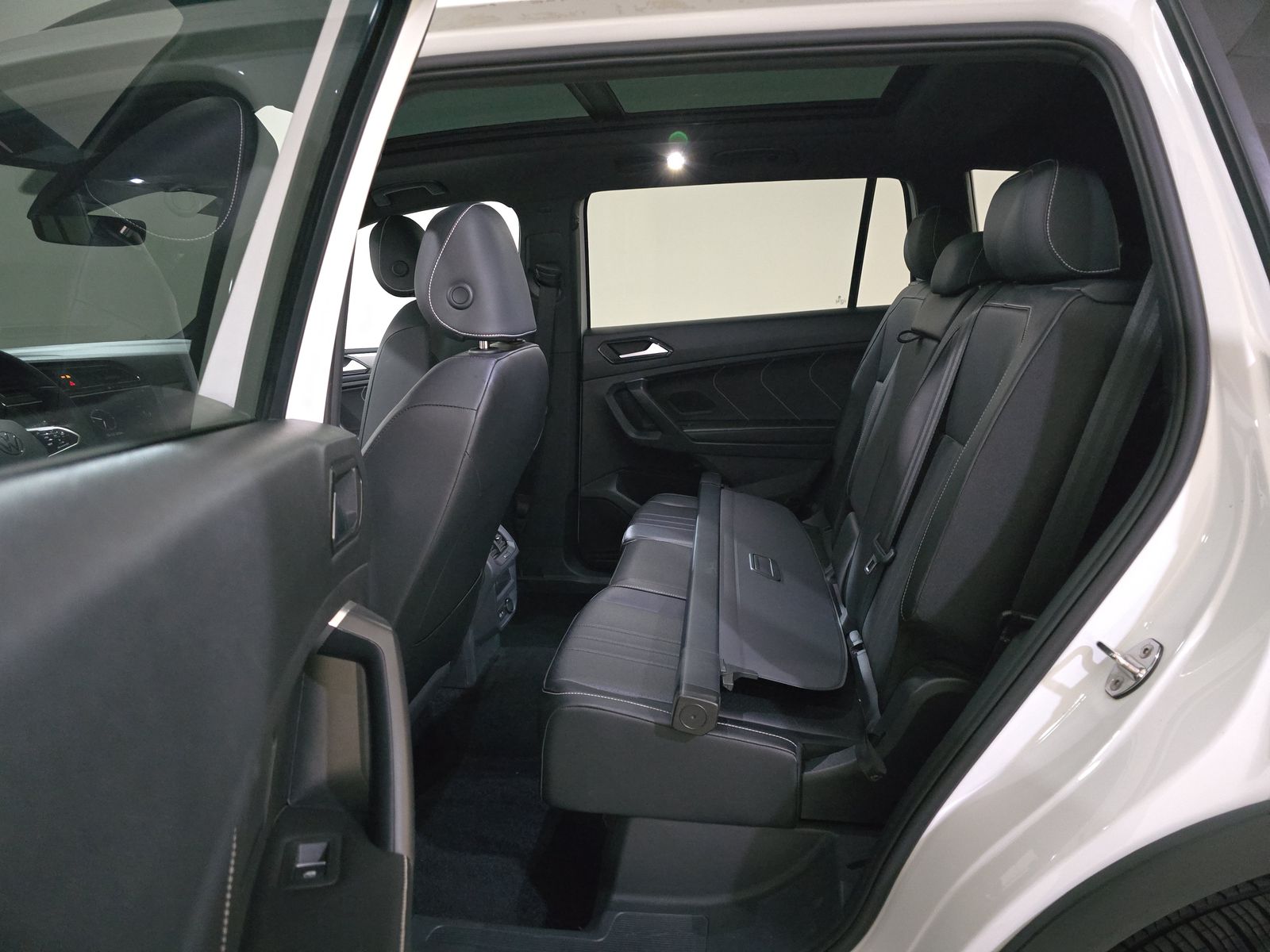 2023 Volkswagen Tiguan 2.0T SE R-Line Black FWD