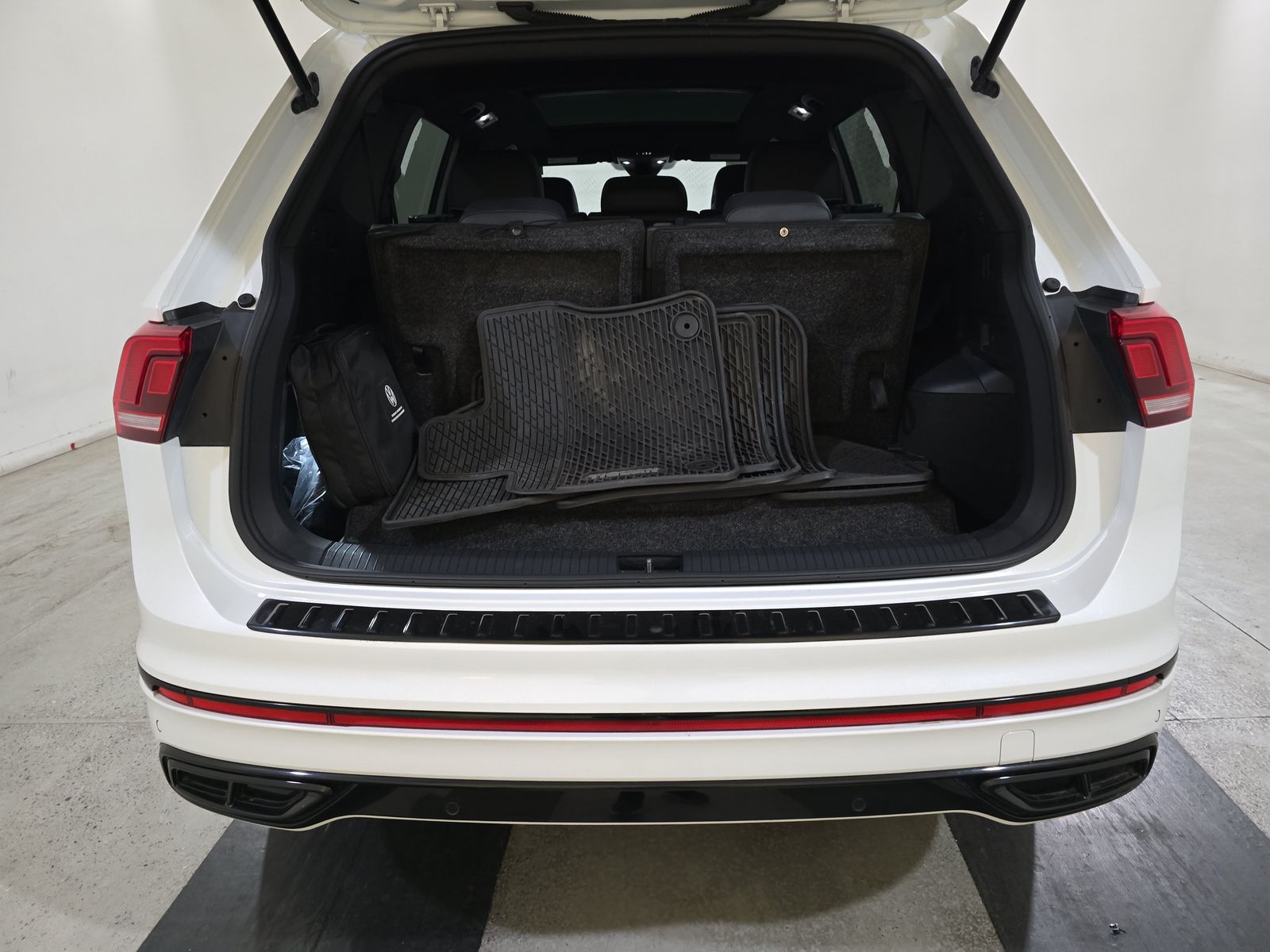 2023 Volkswagen Tiguan 2.0T SE R-Line Black FWD