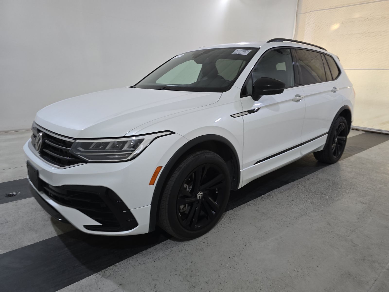 2023 Volkswagen Tiguan 2.0T SE R-Line Black FWD
