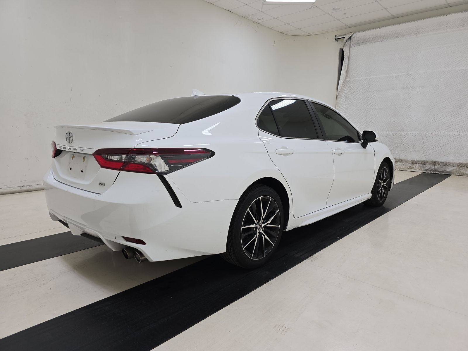 2021 Toyota Camry SE FWD