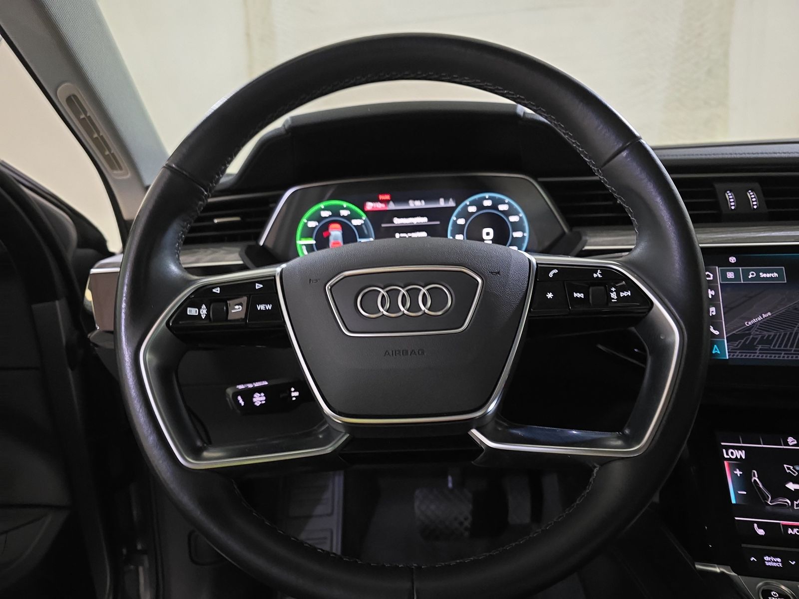 2022 Audi e-tron Premium AWD