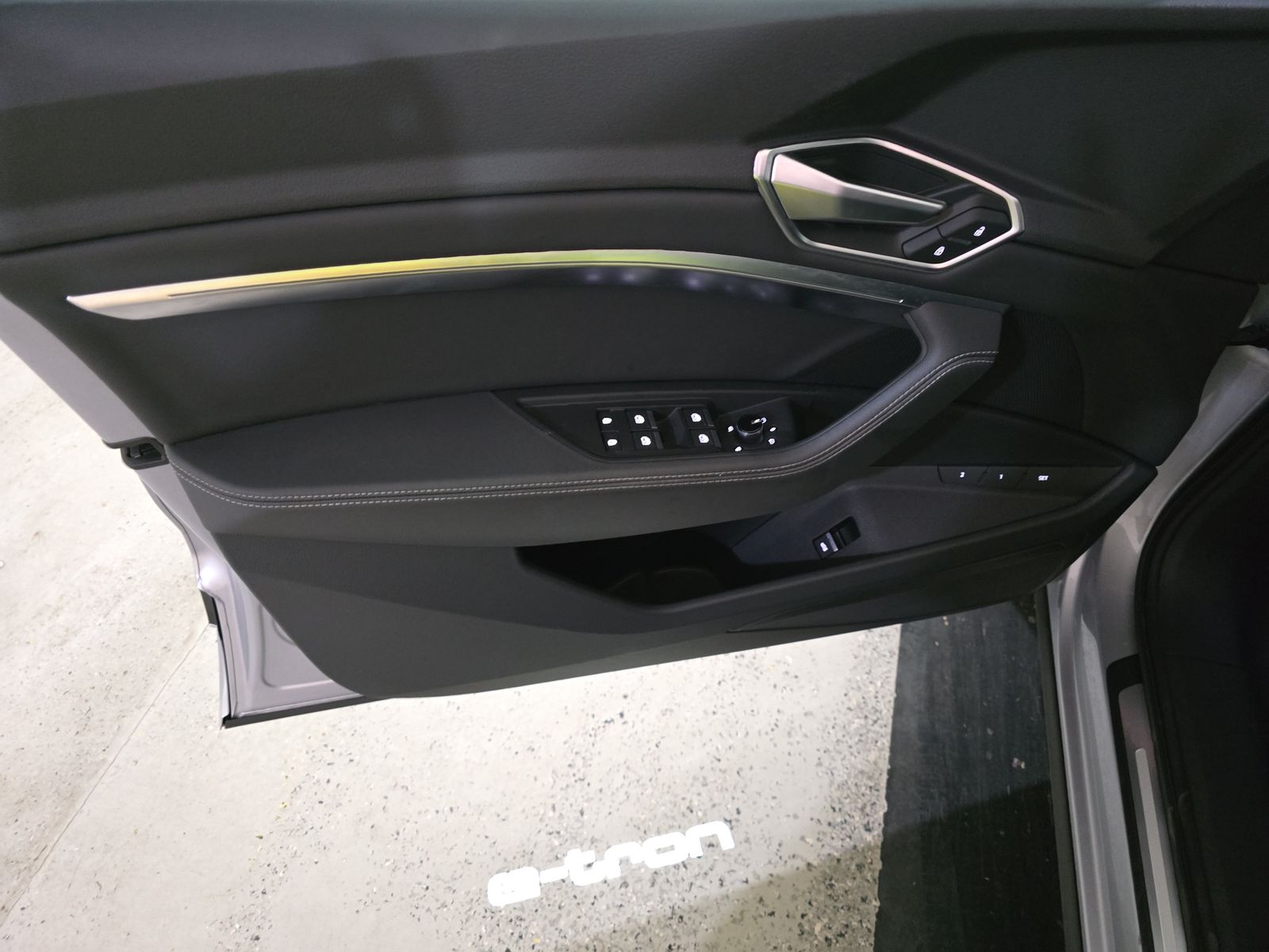 2022 Audi e-tron Premium AWD