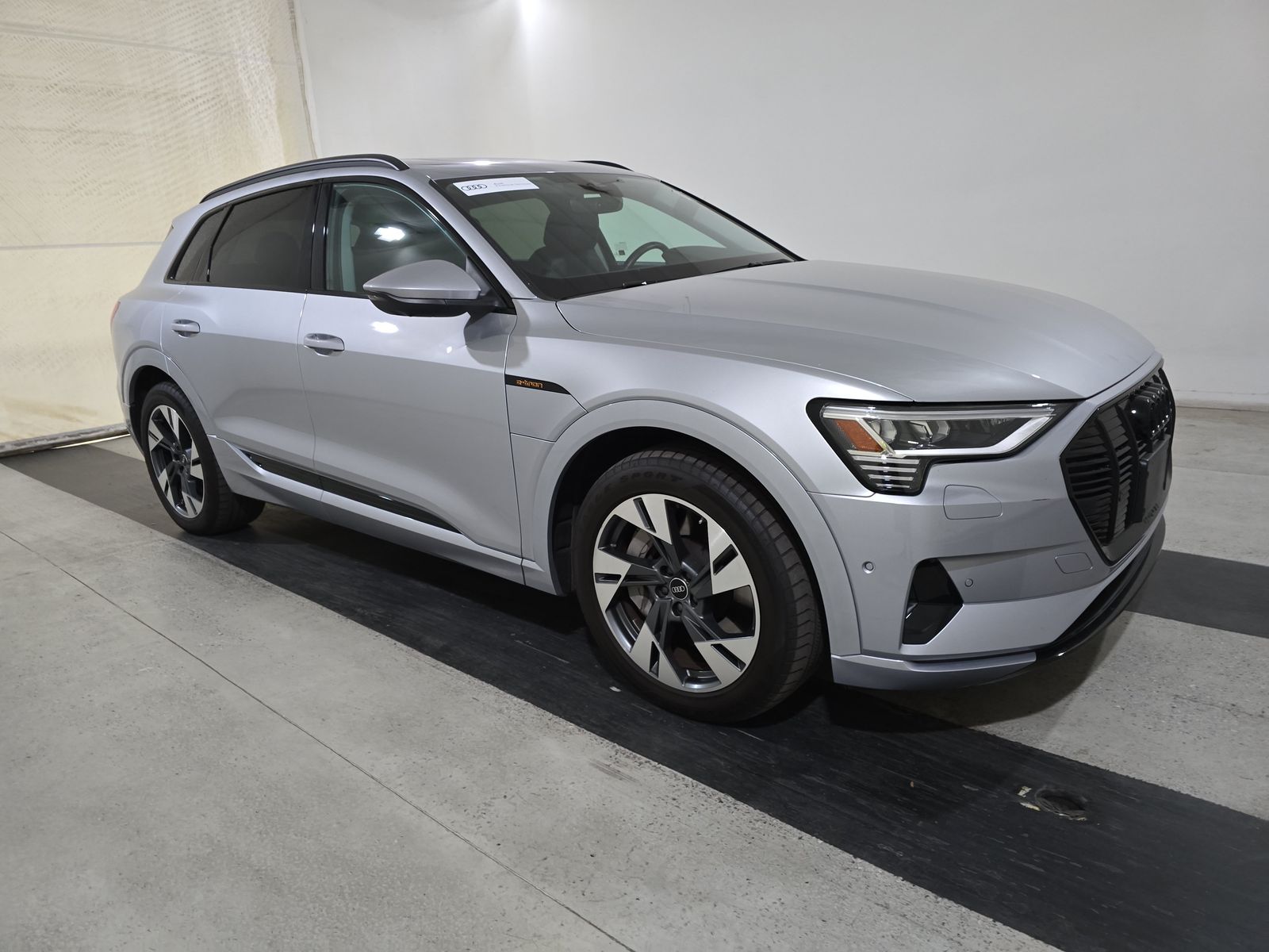 2022 Audi e-tron Premium AWD