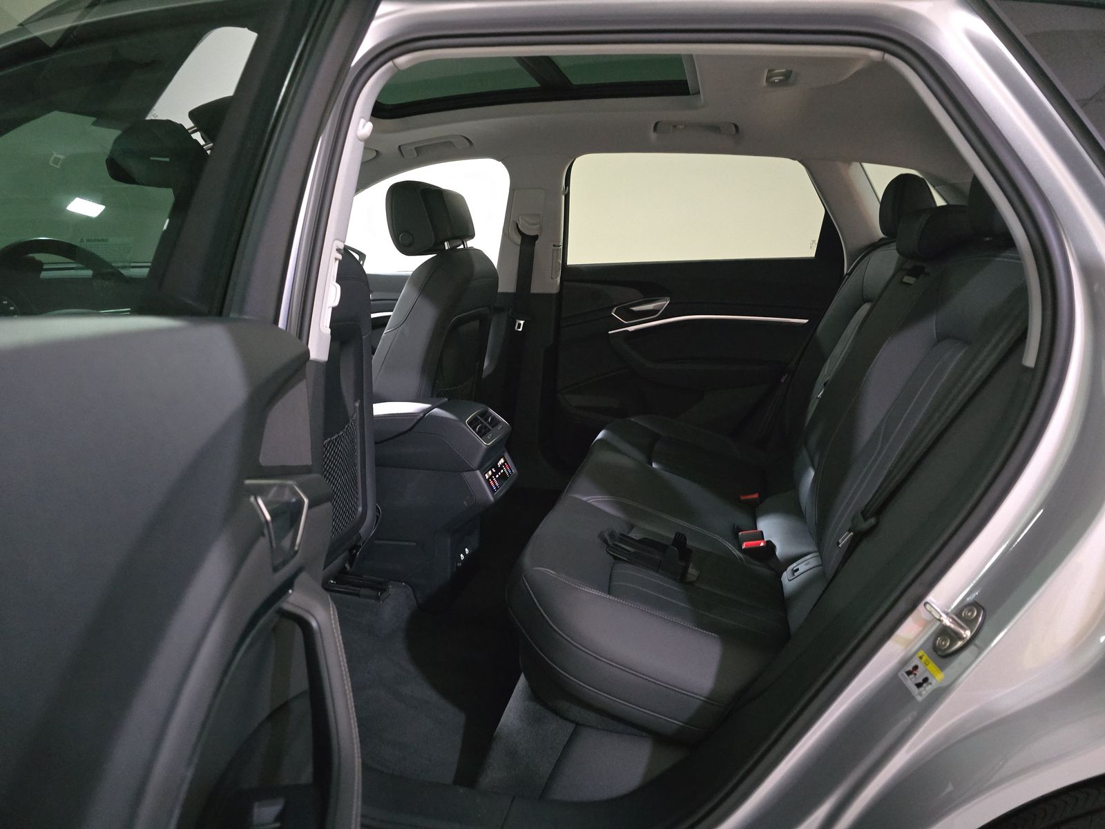 2022 Audi e-tron Premium AWD