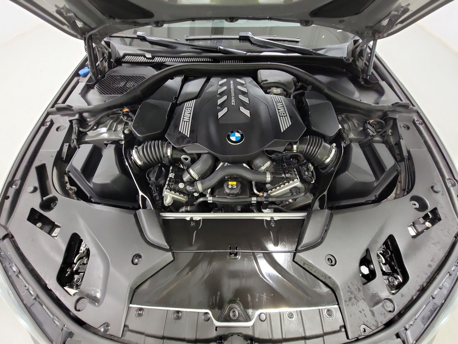 2022 BMW 5 Series M550i xDrive AWD