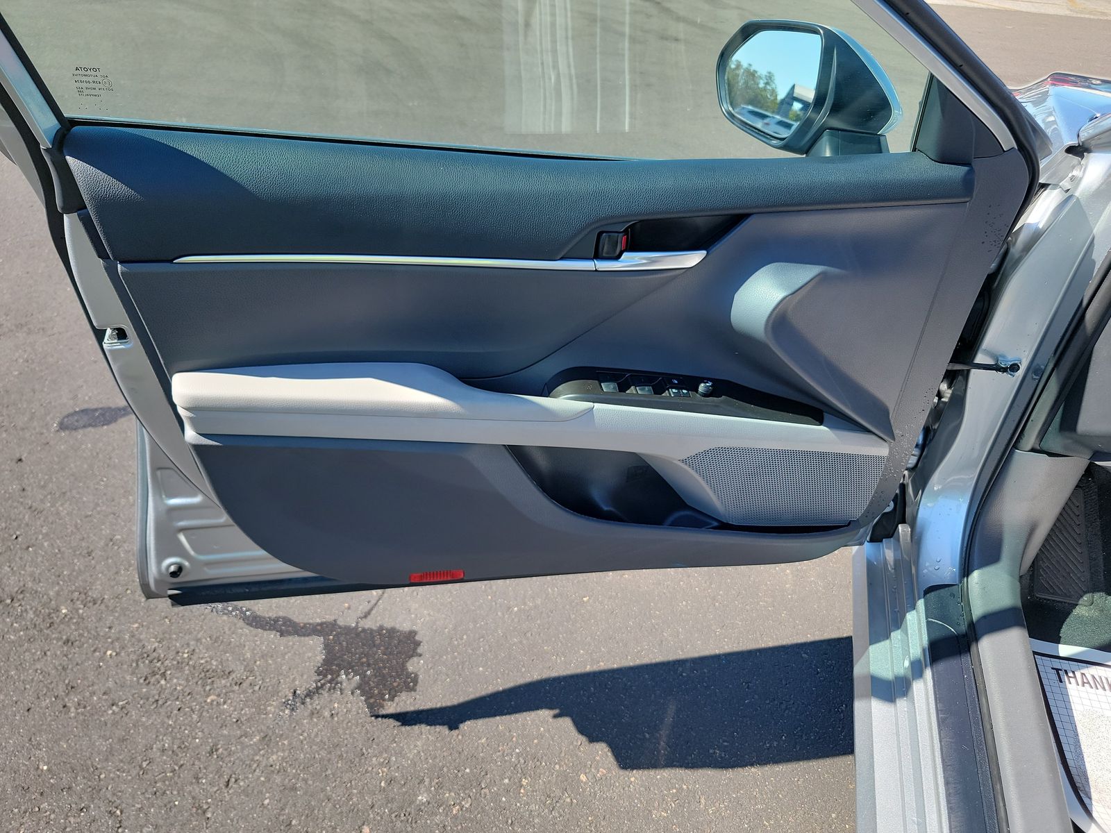 2022 Toyota Camry Hybrid LE FWD