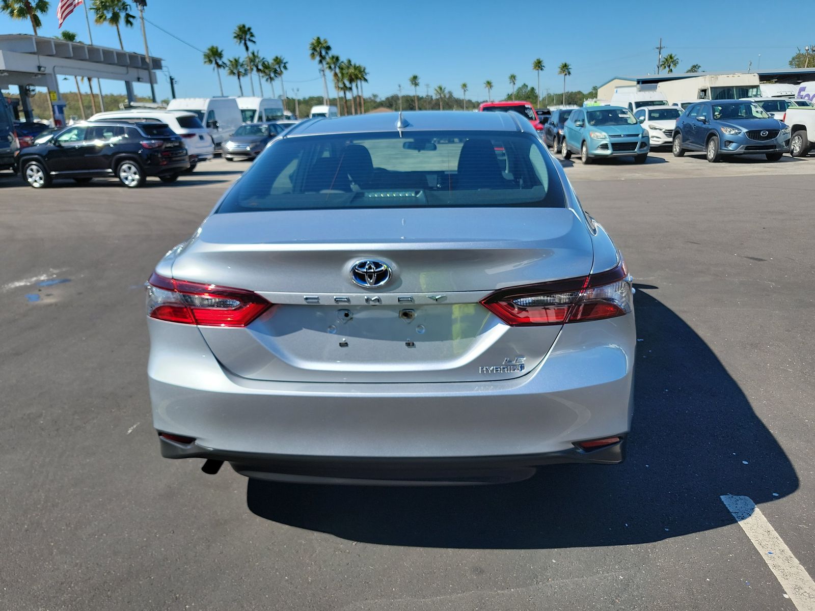 2022 Toyota Camry Hybrid LE FWD