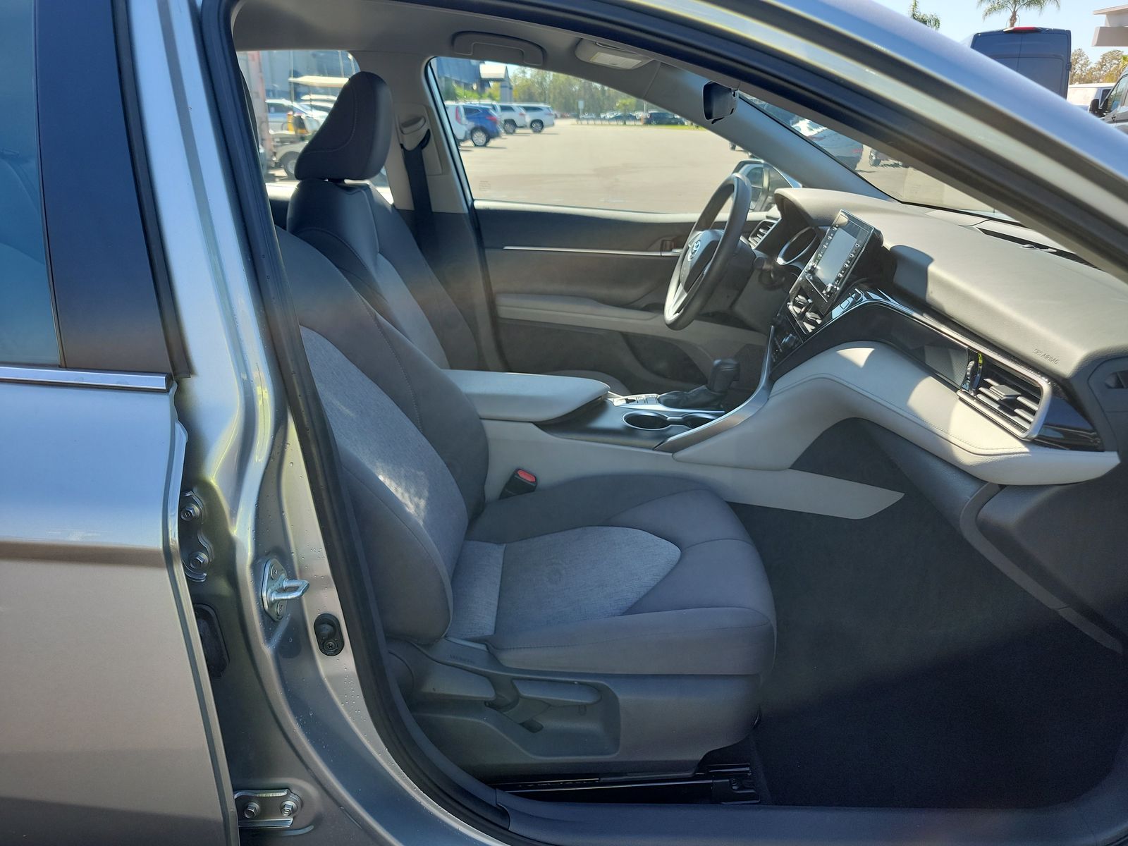 2022 Toyota Camry Hybrid LE FWD