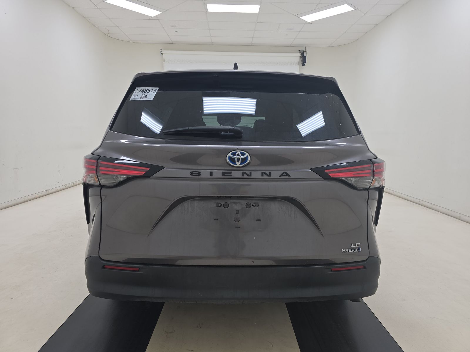 2021 Toyota Sienna LE FWD