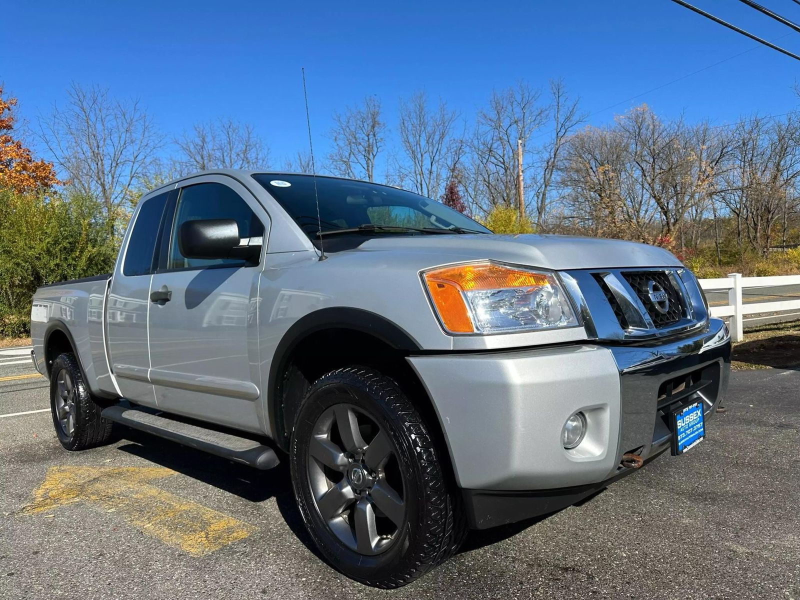 2015 Nissan TITAN SV Extended Cab Short Bed
