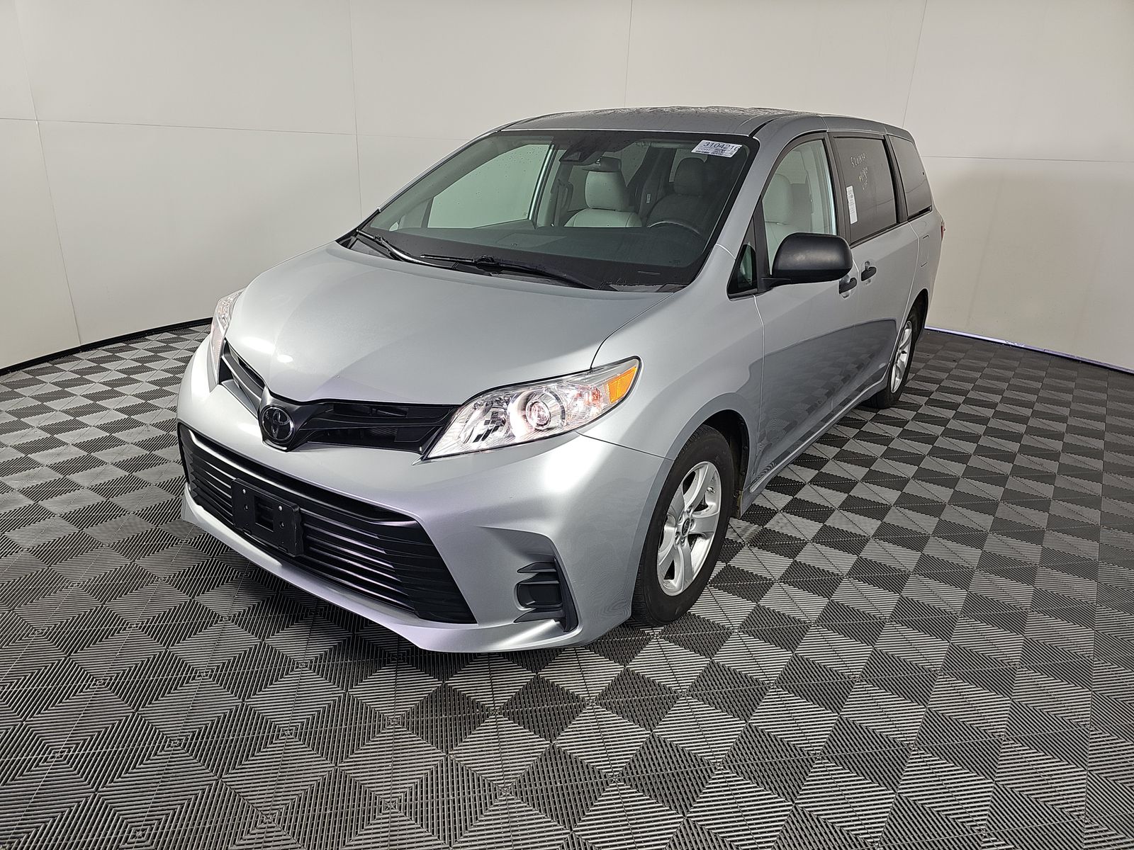 2020 Toyota Sienna L 7-Passenger 119.3