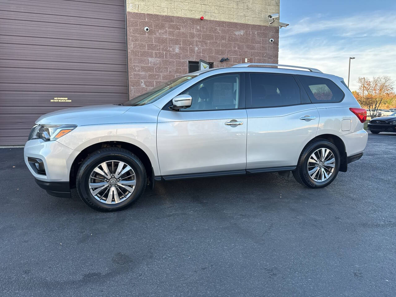 2020 Nissan Pathfinder SL