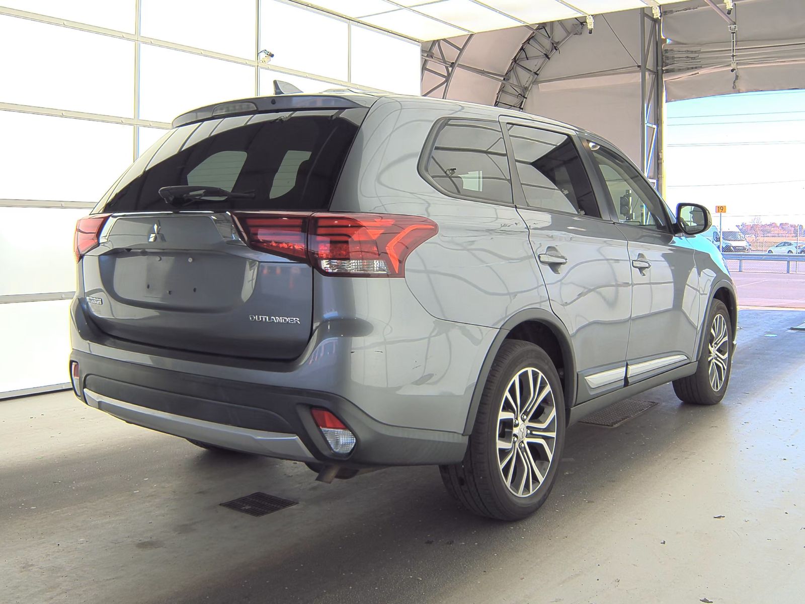 2018 Mitsubishi Outlander ES FWD