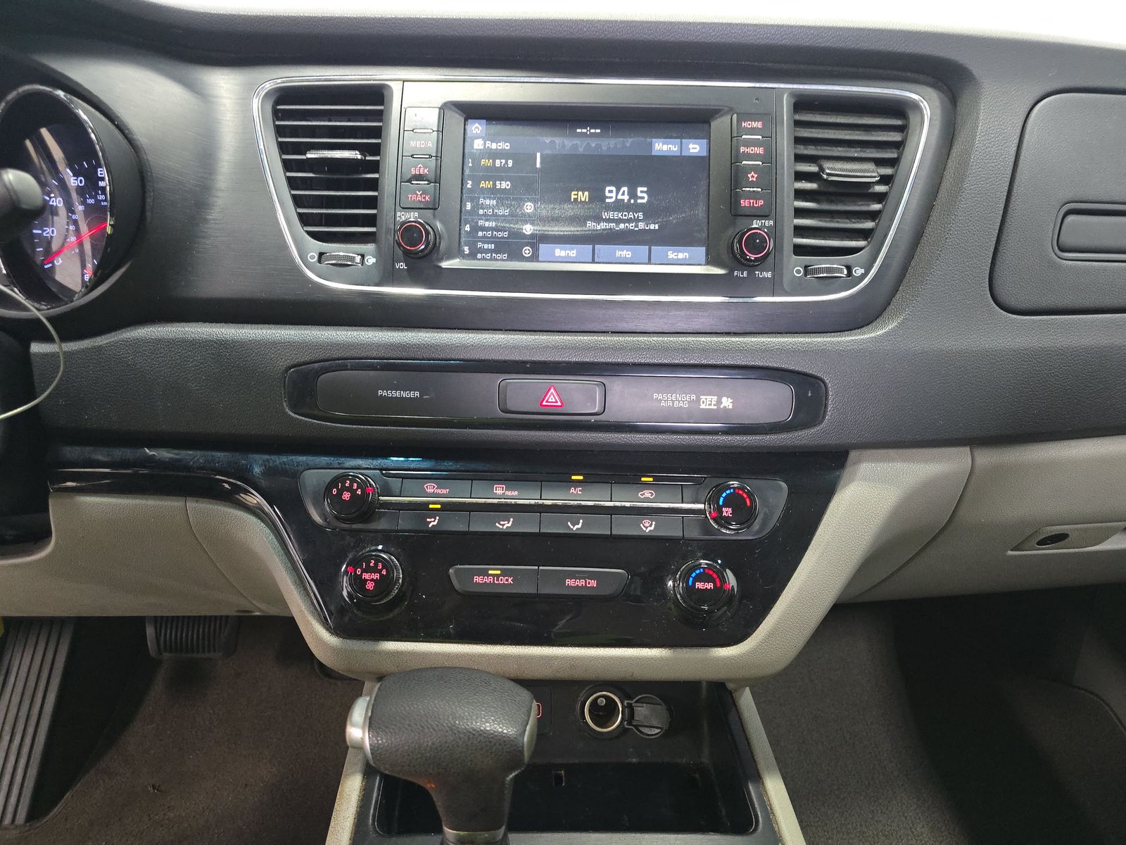 2020 Kia Sedona LX FWD