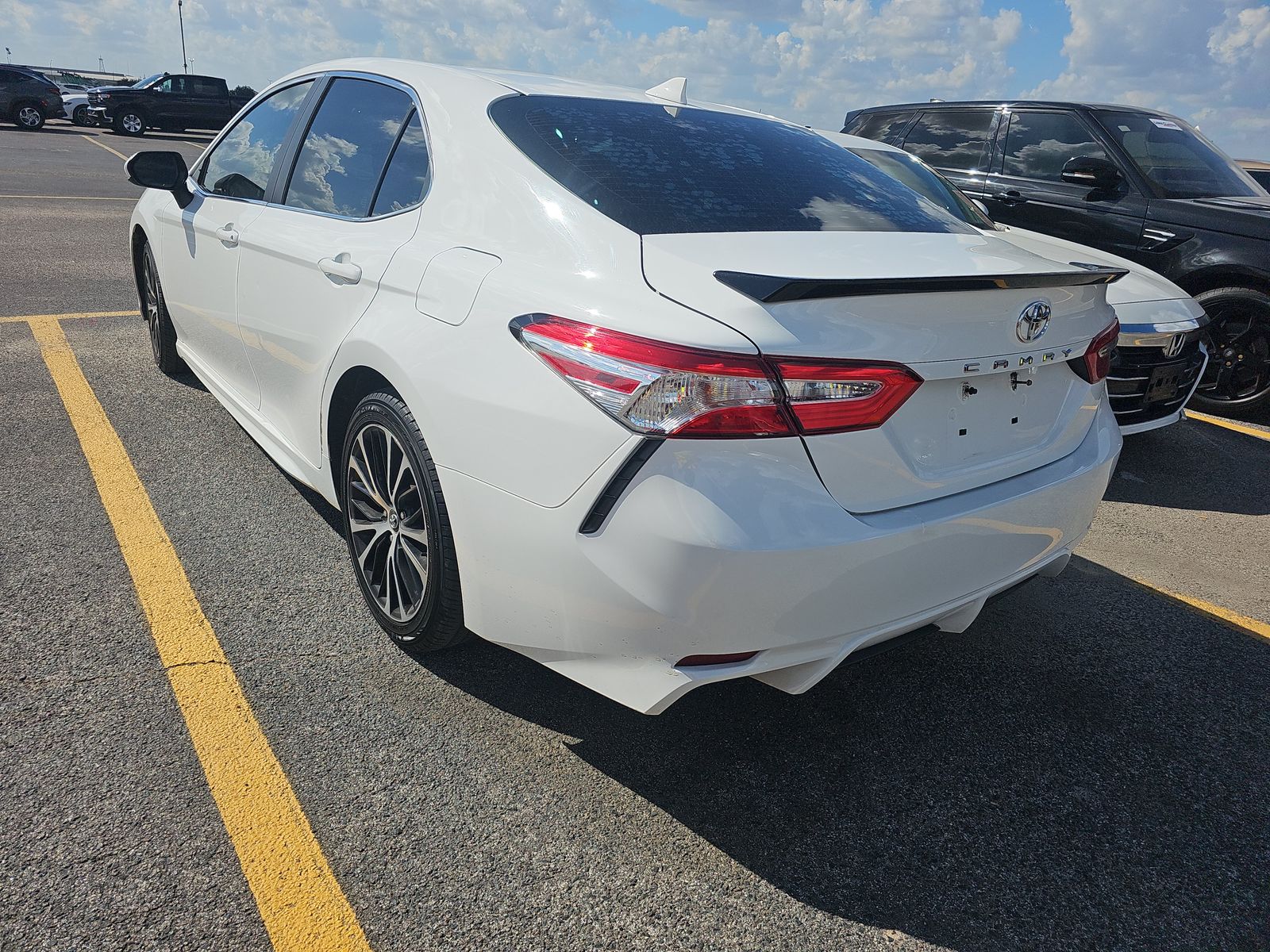 2020 Toyota Camry SE FWD