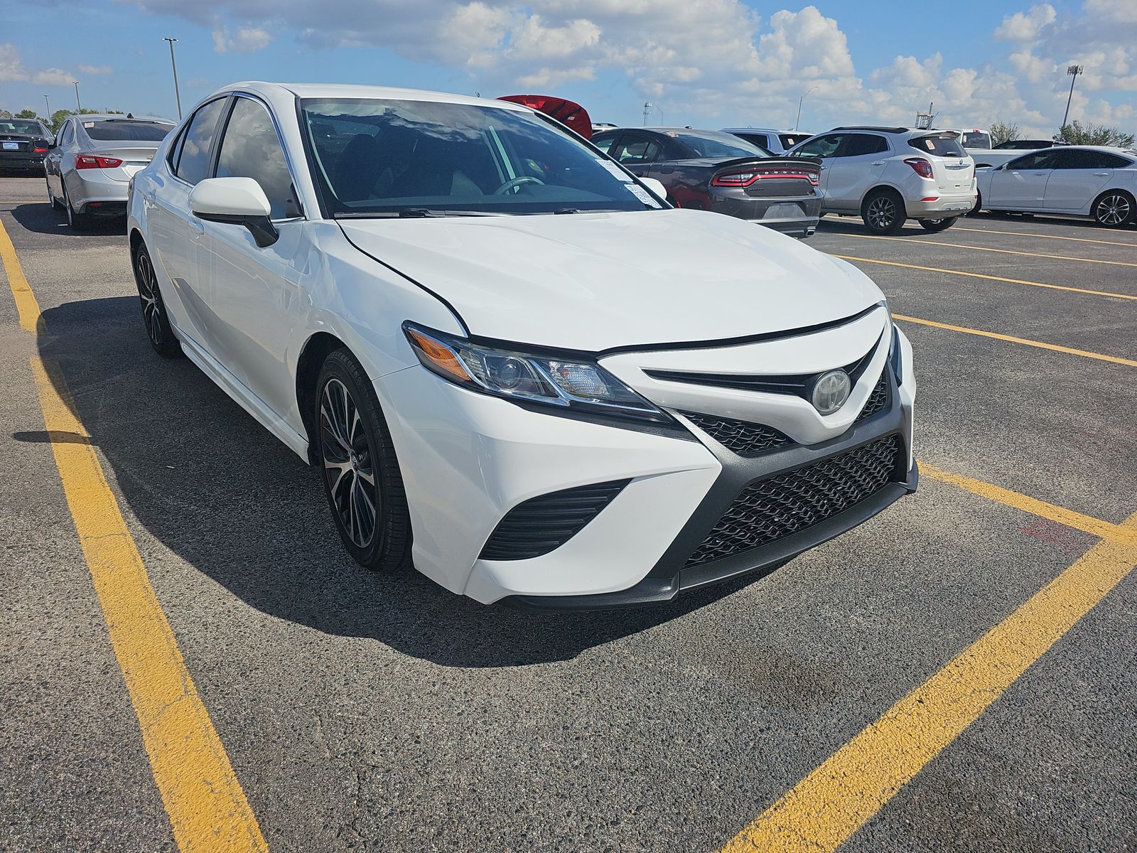 2020 Toyota Camry SE FWD