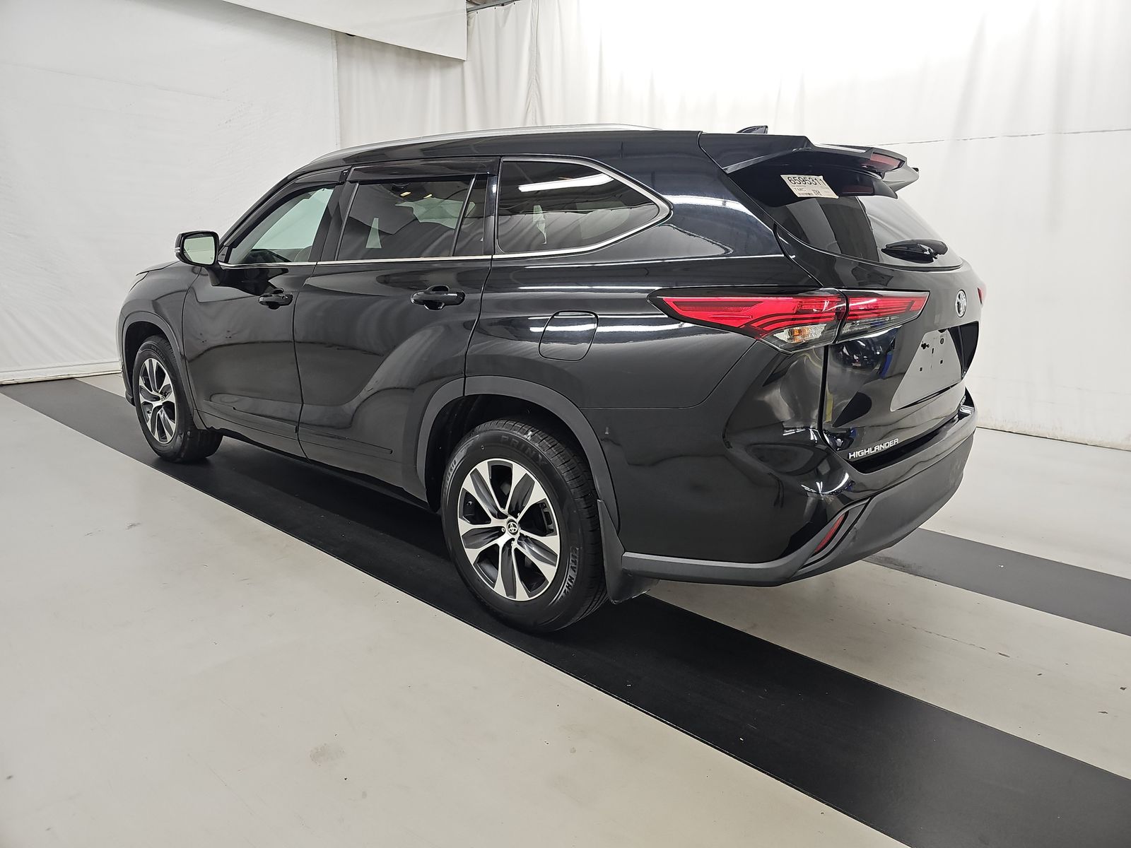 2021 Toyota Highlander XLE AWD