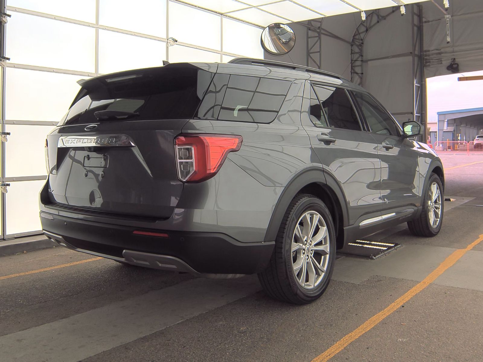 2021 Ford Explorer XLT RWD