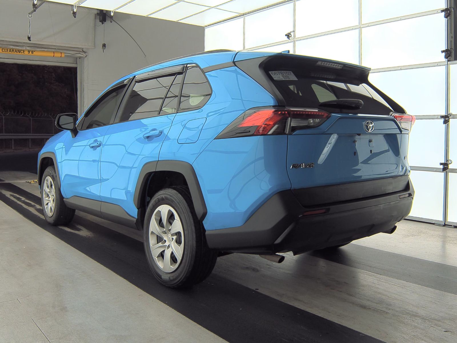 2021 Toyota RAV4 LE FWD