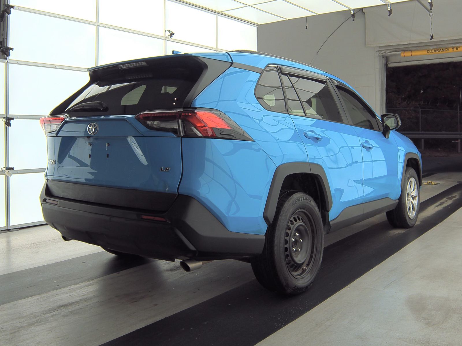 2021 Toyota RAV4 LE FWD