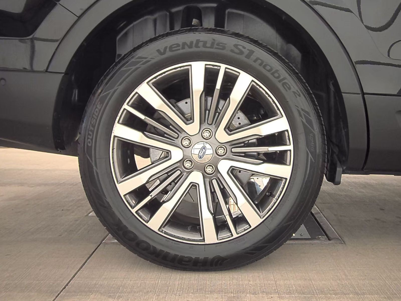 2017 Ford Explorer Platinum AWD