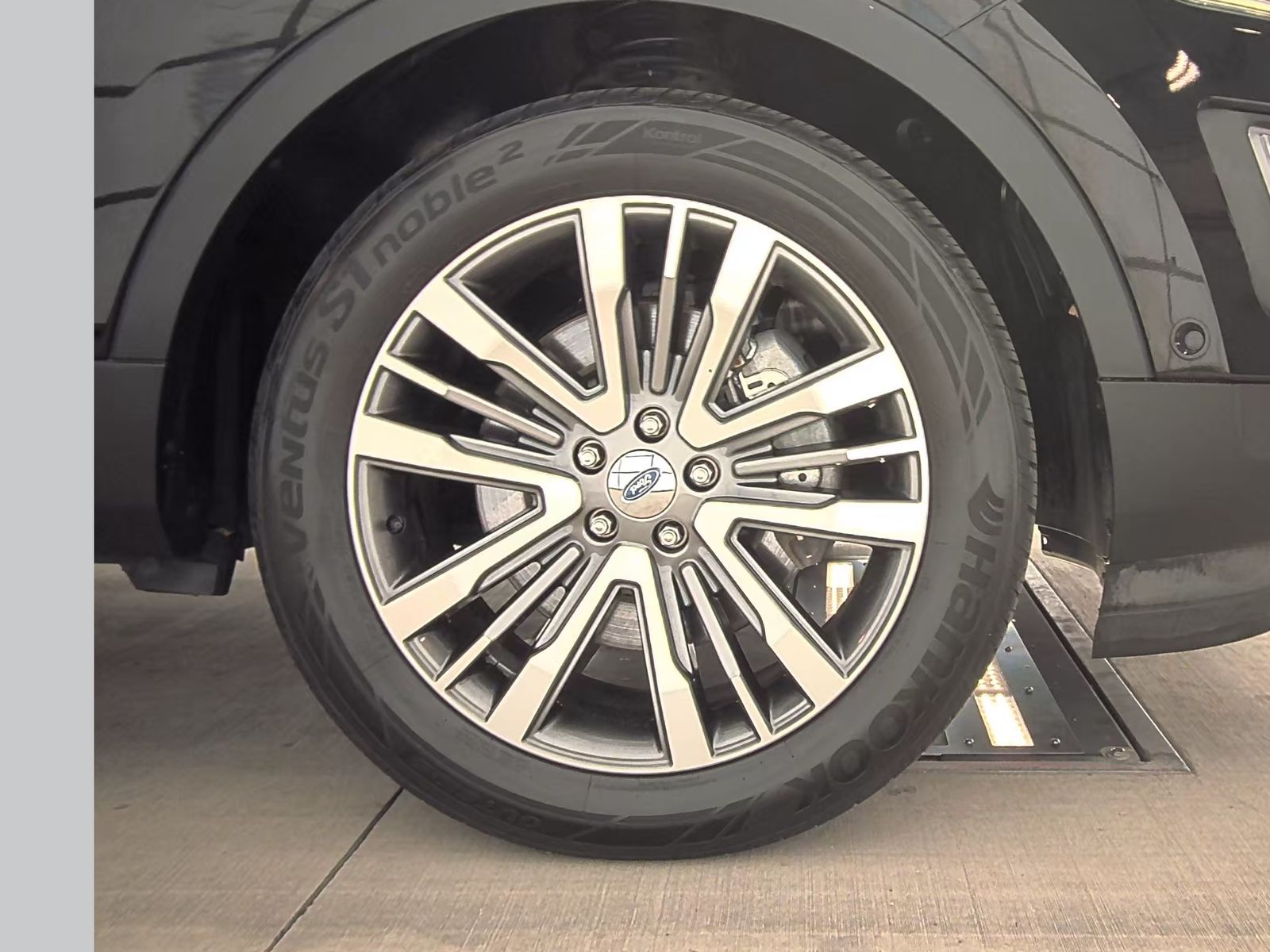 2017 Ford Explorer Platinum AWD