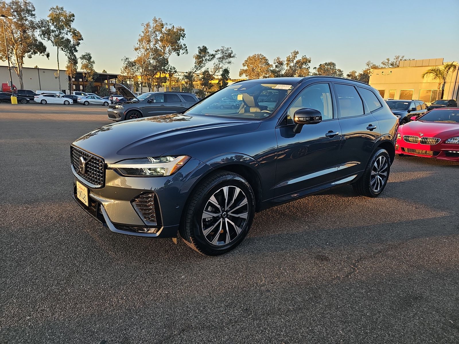 2024 Volvo XC60 B5 Plus Dark Theme