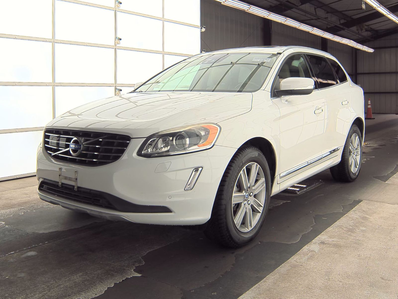 2016 Volvo XC60 T6 Platinum AWD