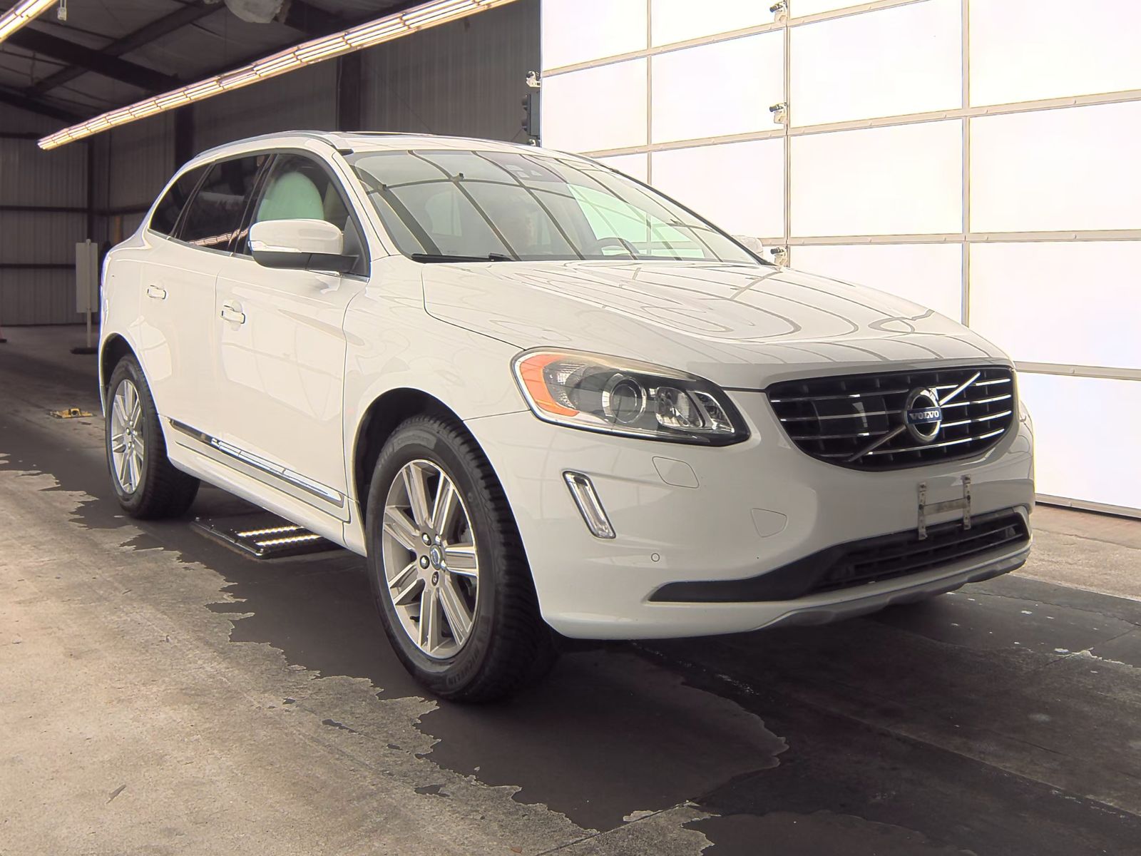 2016 Volvo XC60 T6 Platinum AWD