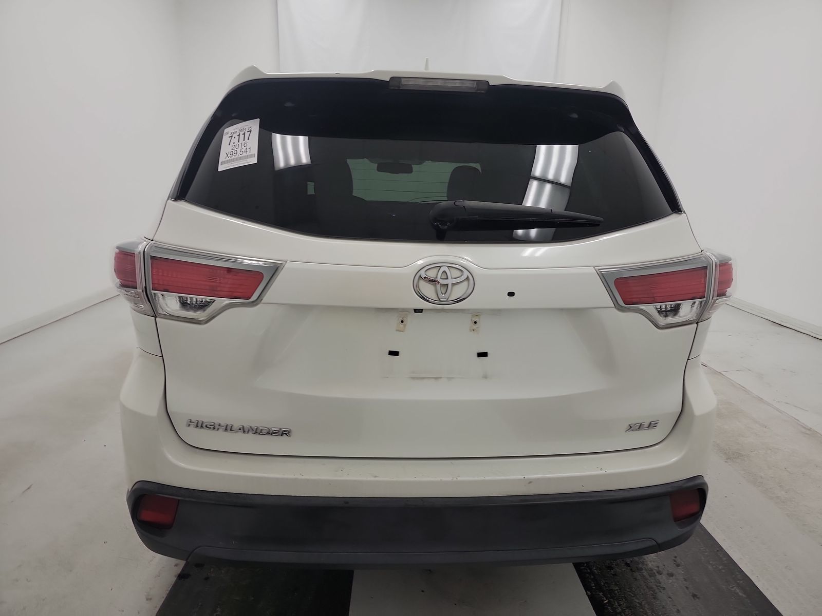 2016 Toyota Highlander XLE FWD