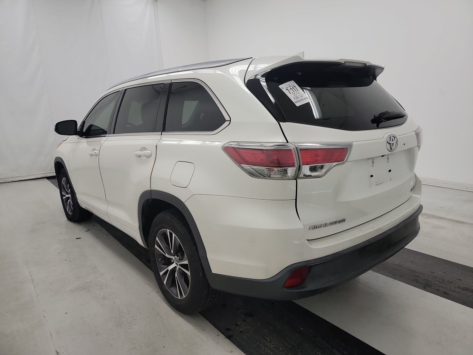 2016 Toyota Highlander XLE FWD