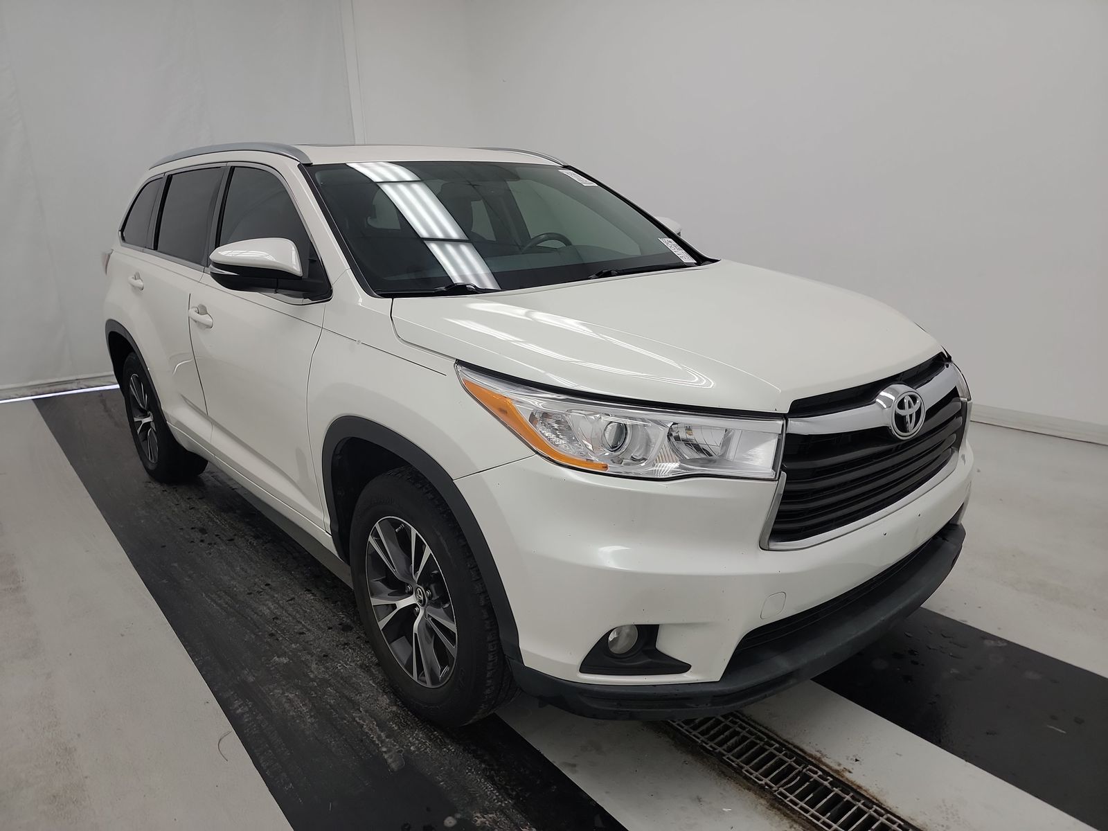 2016 Toyota Highlander XLE FWD