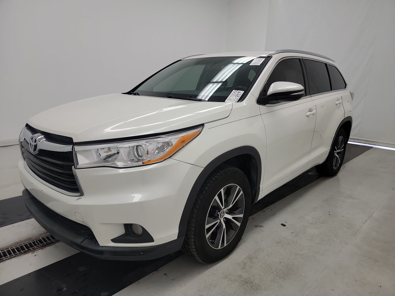 2016 Toyota Highlander XLE FWD