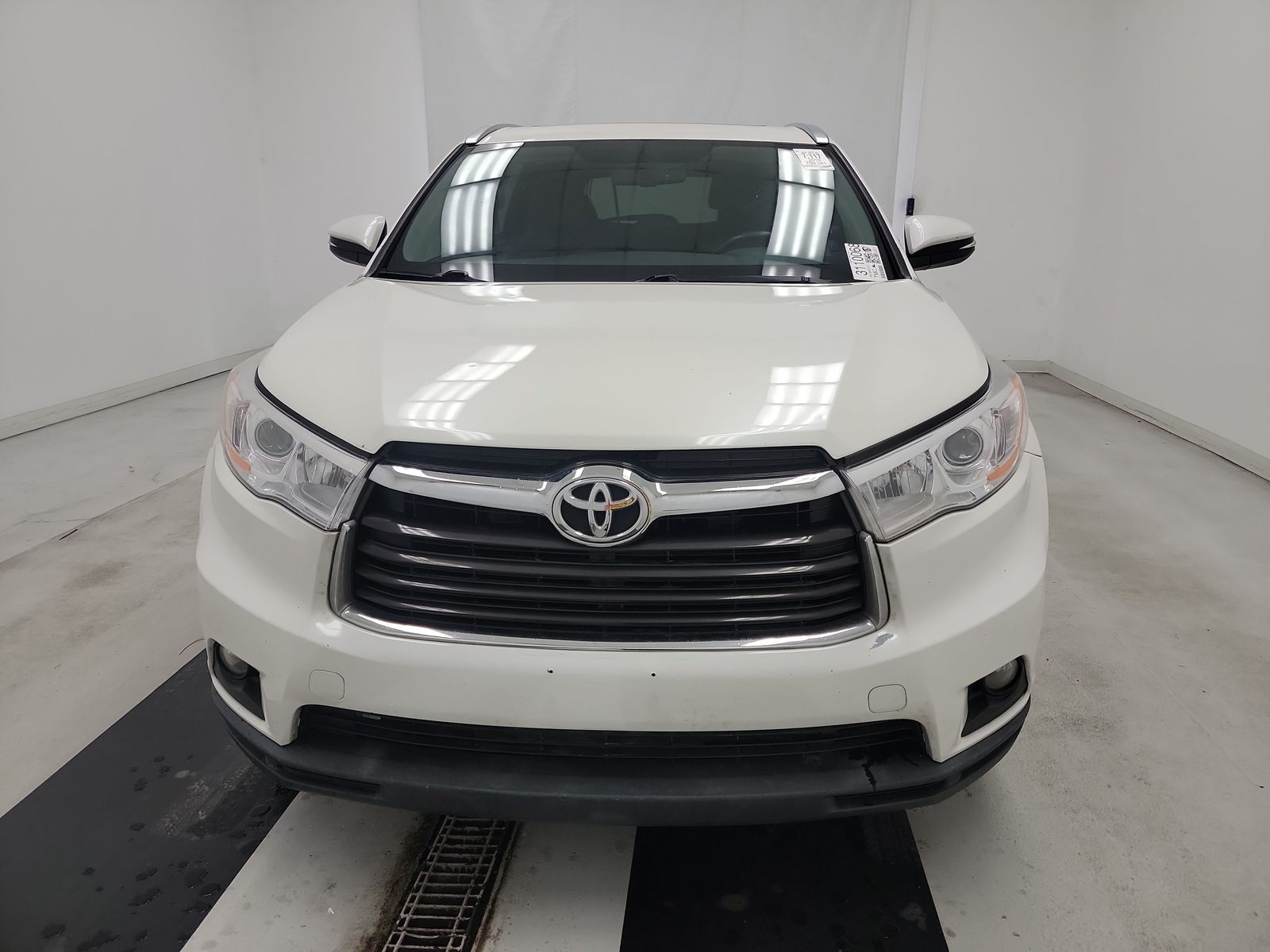 2016 Toyota Highlander XLE FWD