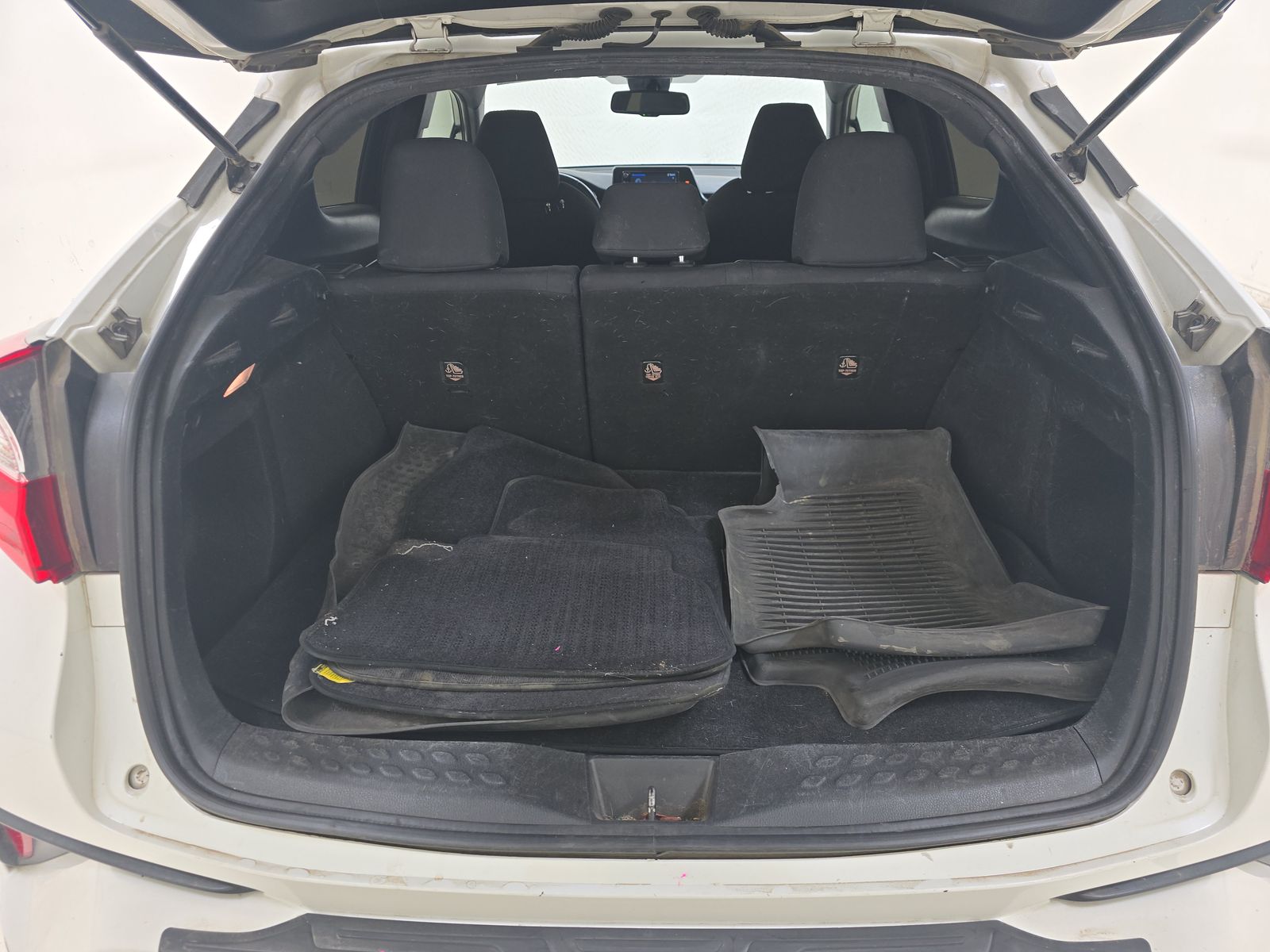2018 Toyota C-HR XLE FWD